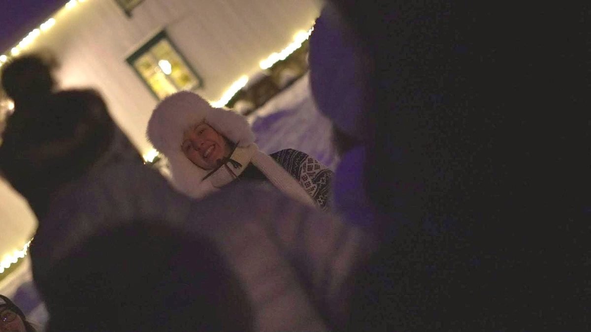 Gjestene deltar på omvisning
